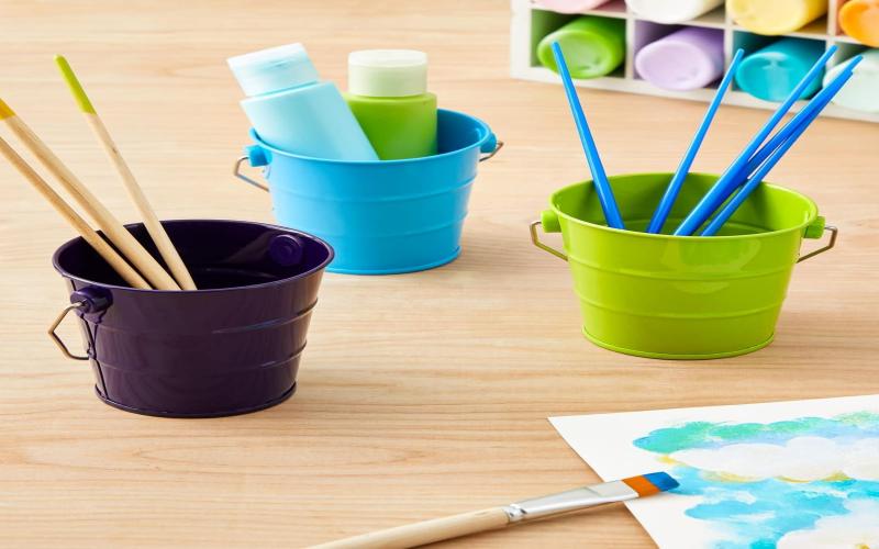 Applications of mini metal buckets with handles(1)