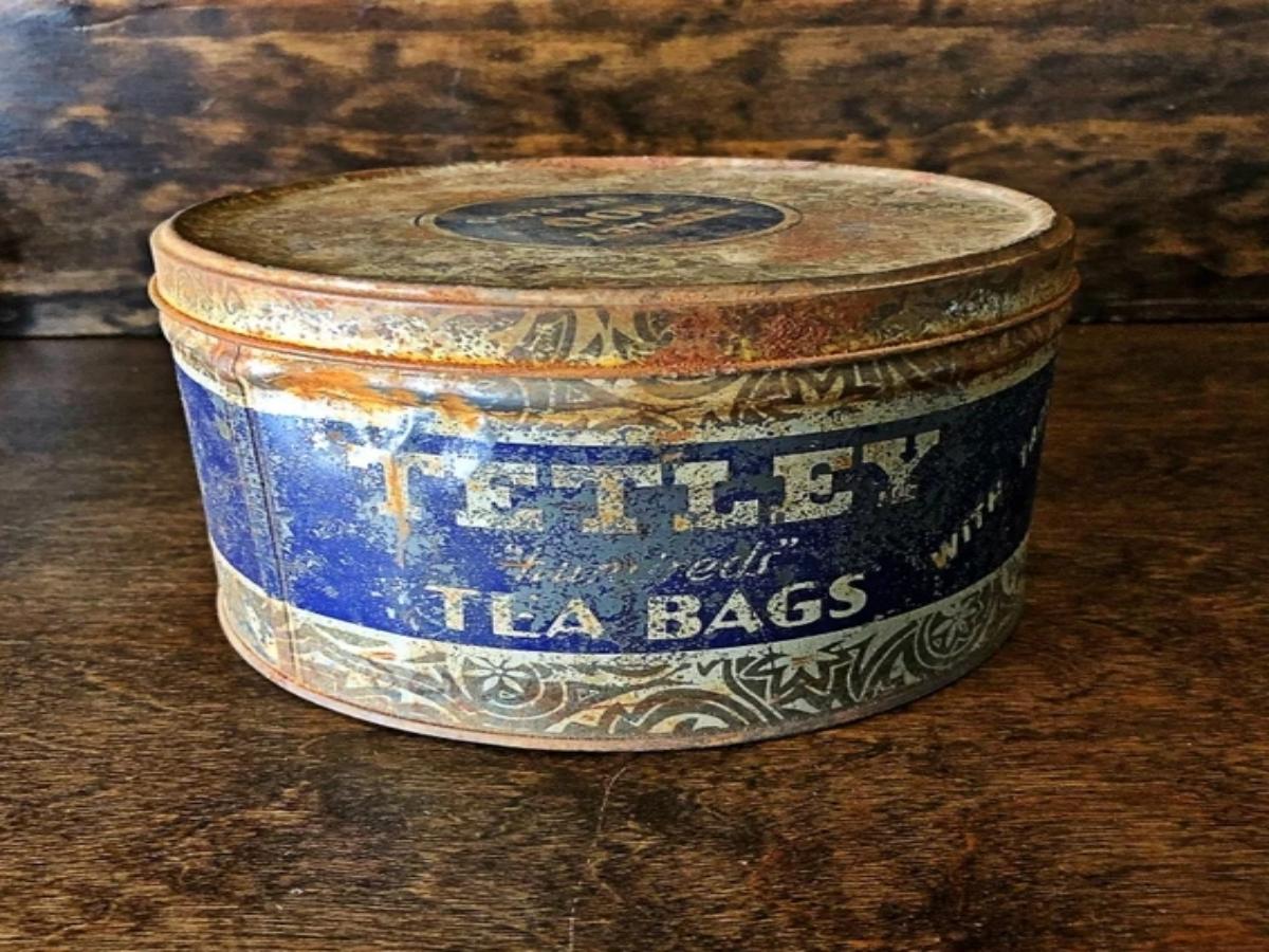 Tea tins 99