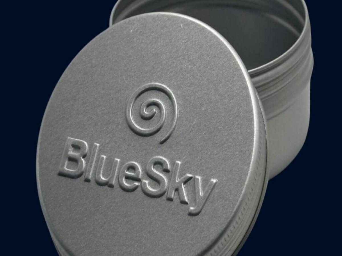 Embossed Logos on Custom Luxury Tin Cans(1)