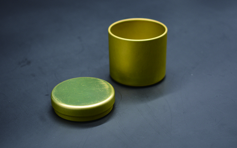 What is the single-piece forming process of deep-drawn metal cans